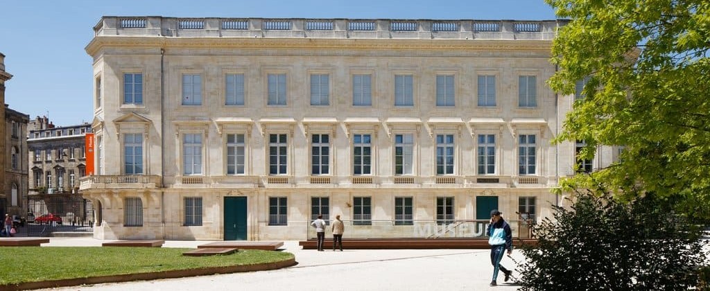 Vue du Muséum de Bordeaux prise de loin
